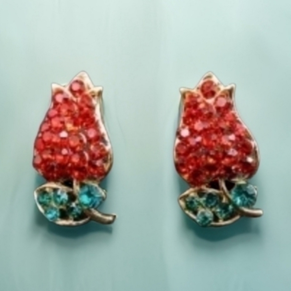 BETSEY JOHNSON RHINESTONE TULIP STUD EARRINGS